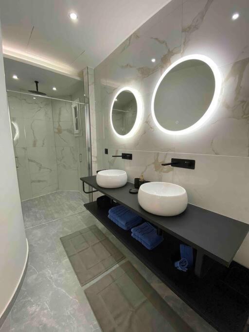 Brand New Flat By The Beach, In Old Town Apartment Cannes