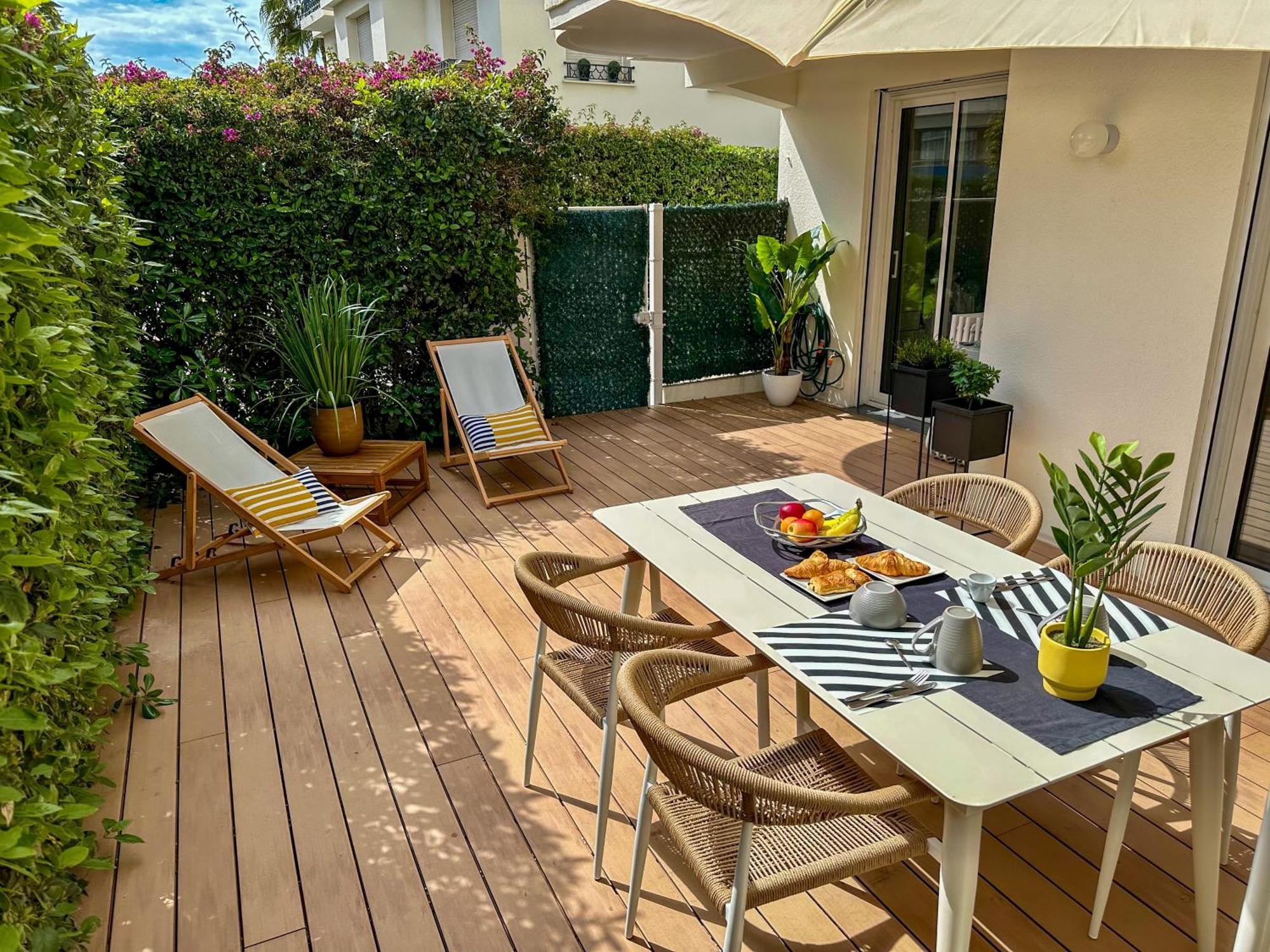 Place To Beach - Terrasse Bord De Mer Croisette