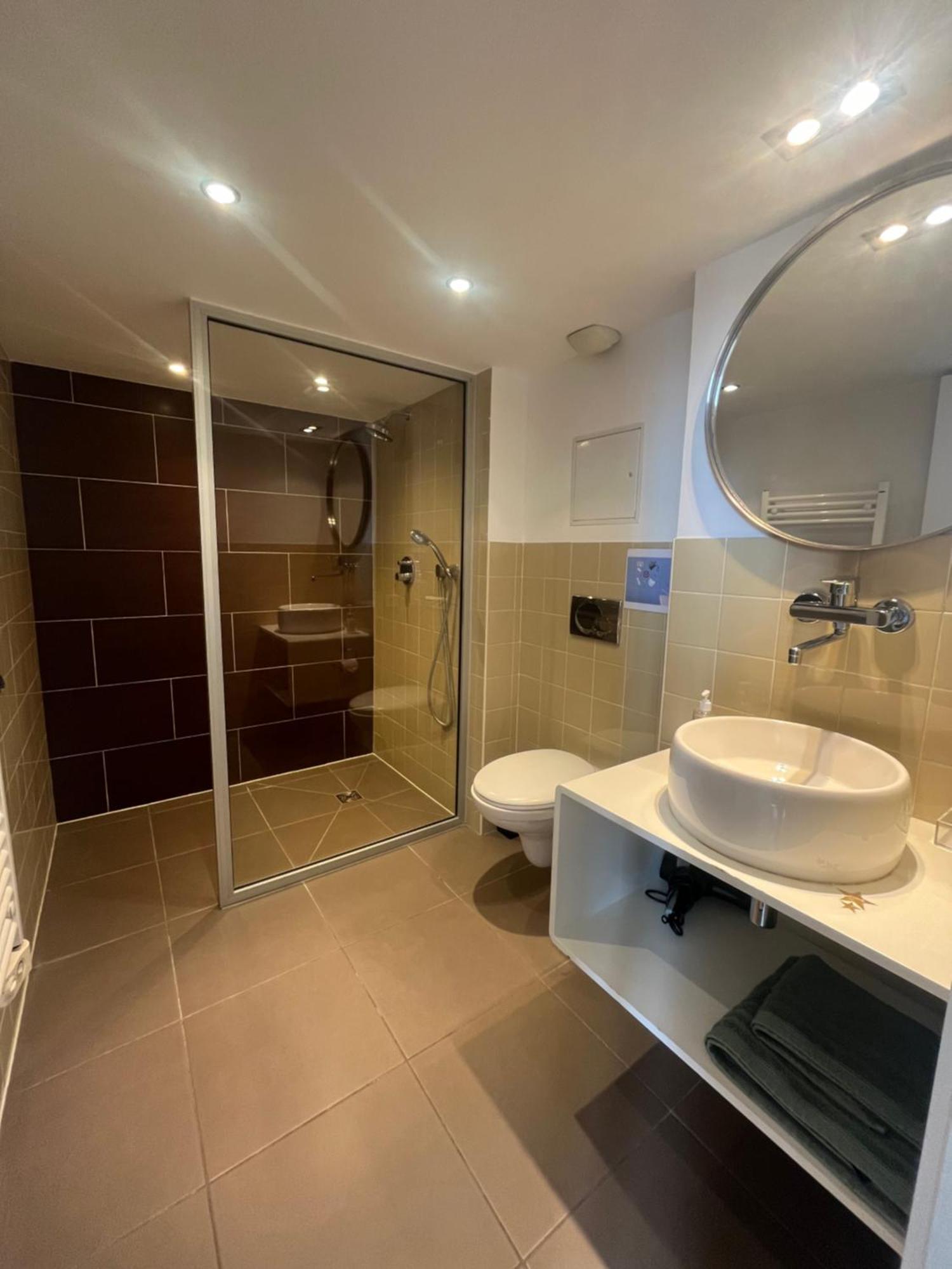 Loft Chaleureux - Climatisation - Wifi - 650 M Du Palais Des Festivals,