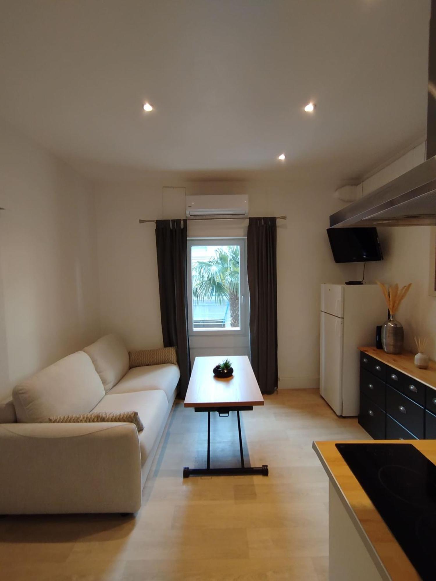 2 Pieces Centre Apartment
