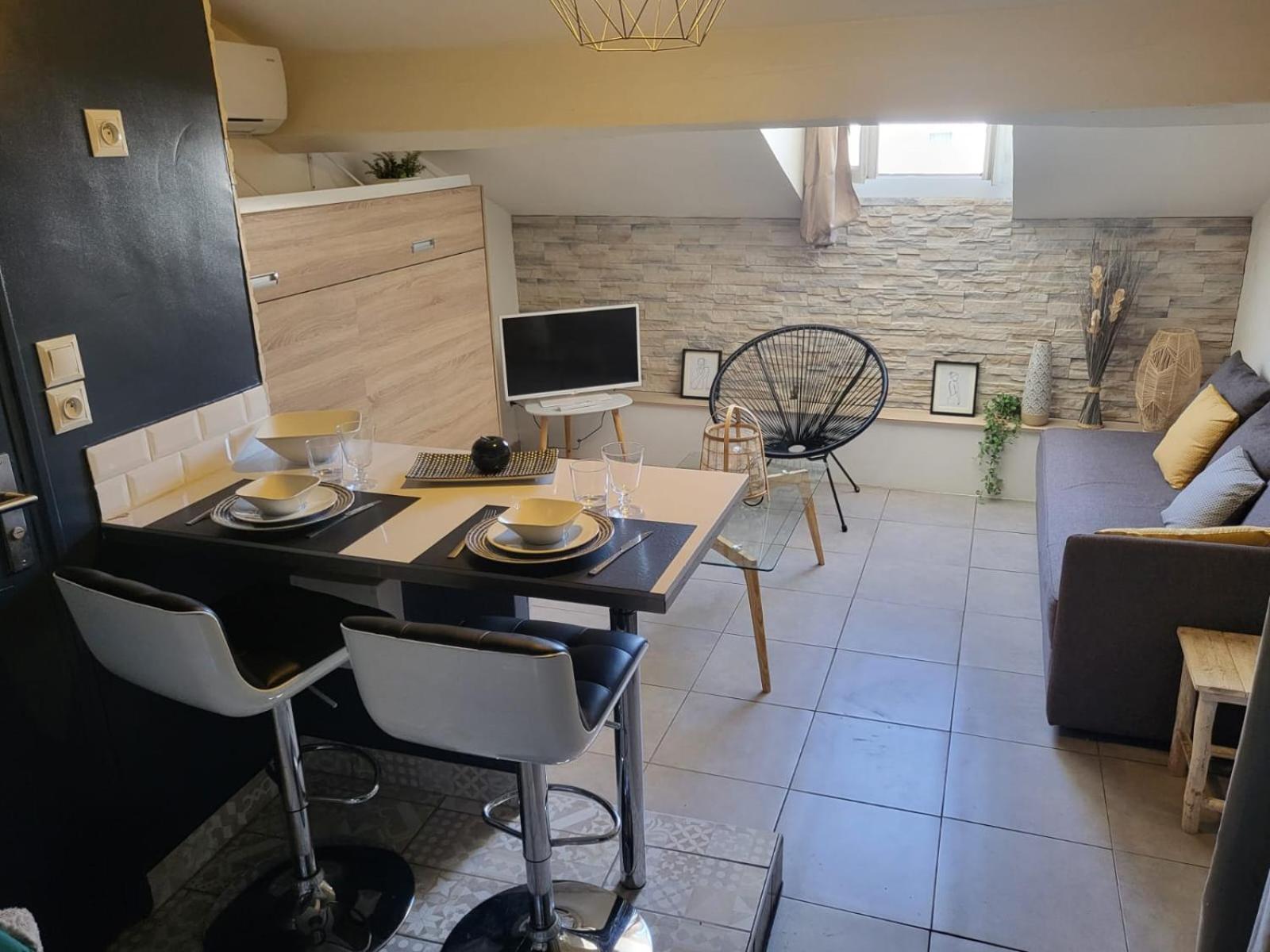 Hyper Central, Studio Tout Confort * Cannes