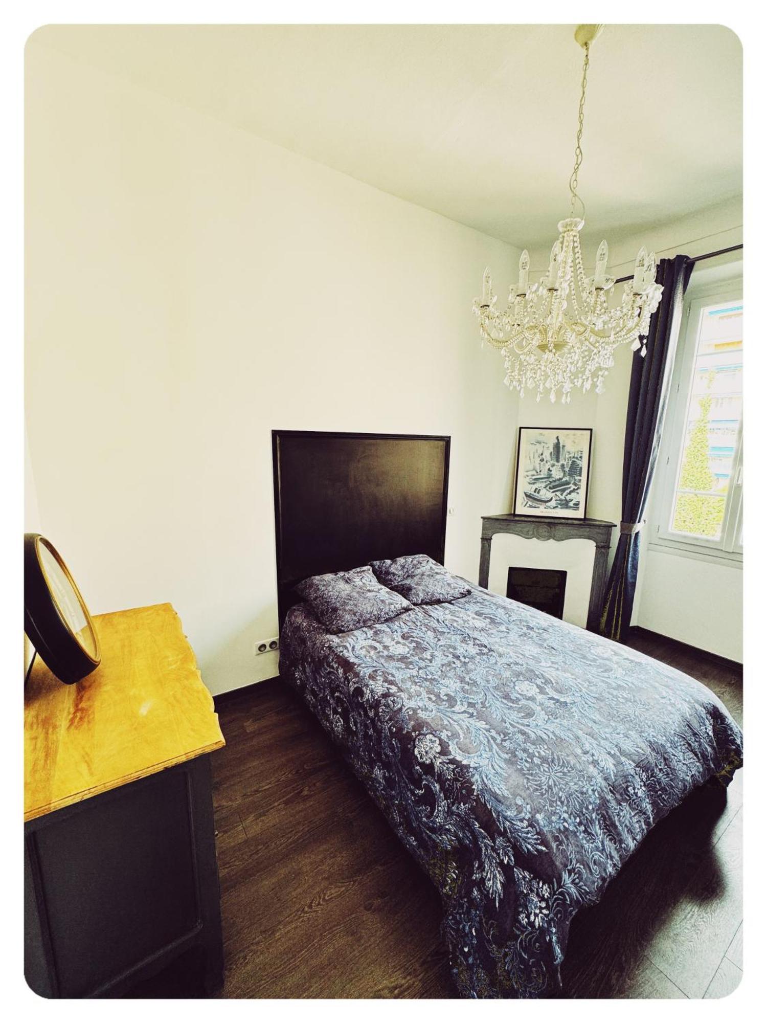 Bourgeois A 5 Min A Pied Du Centre Apartment *