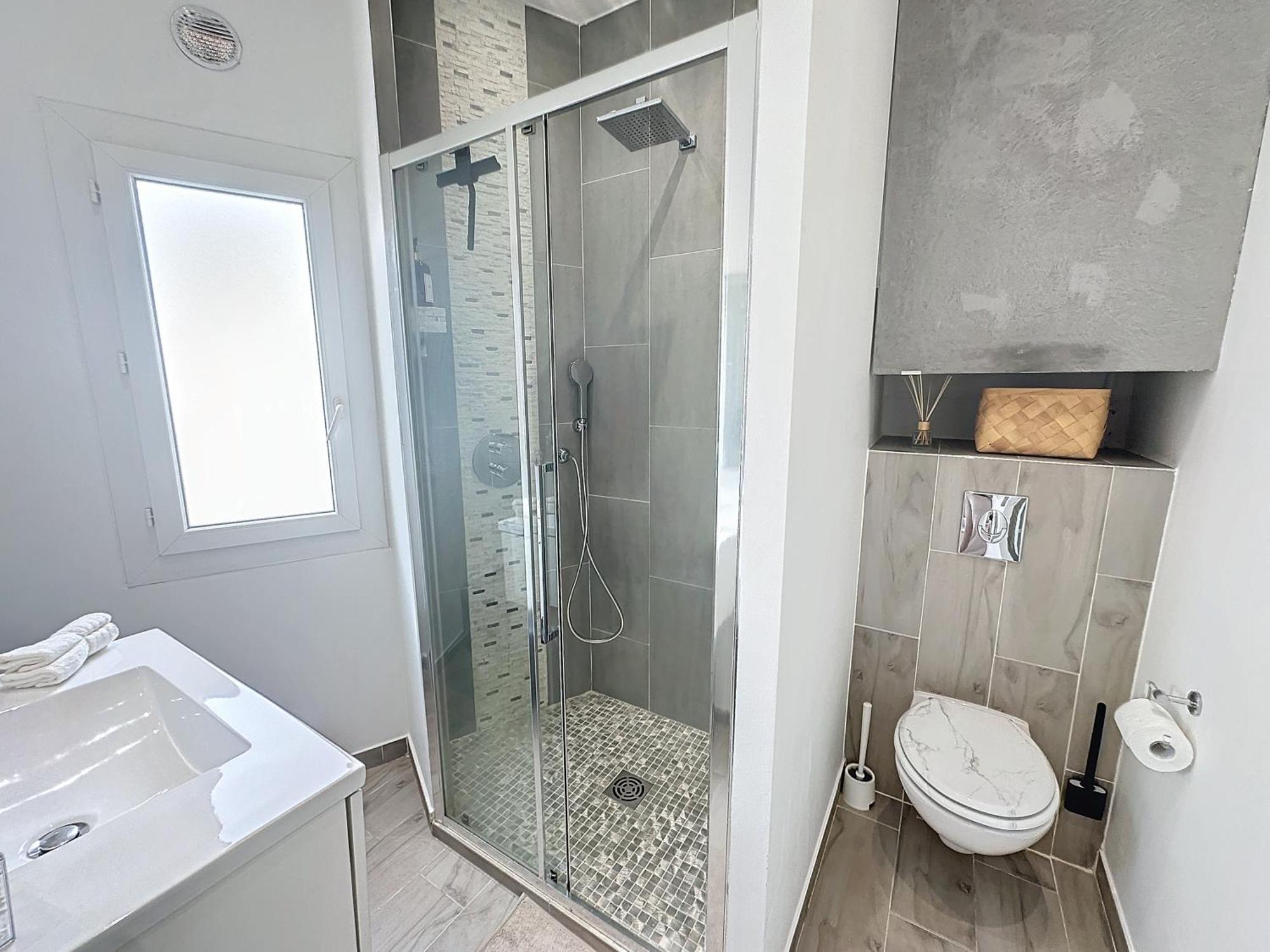 2 Bedroom Centre-ville Cannes