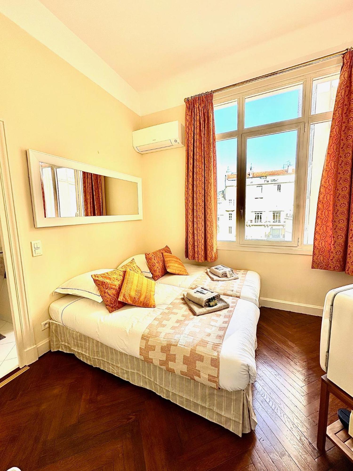 Studio Au Calme A Deux Pas Du Palais Des Festivals Apartment