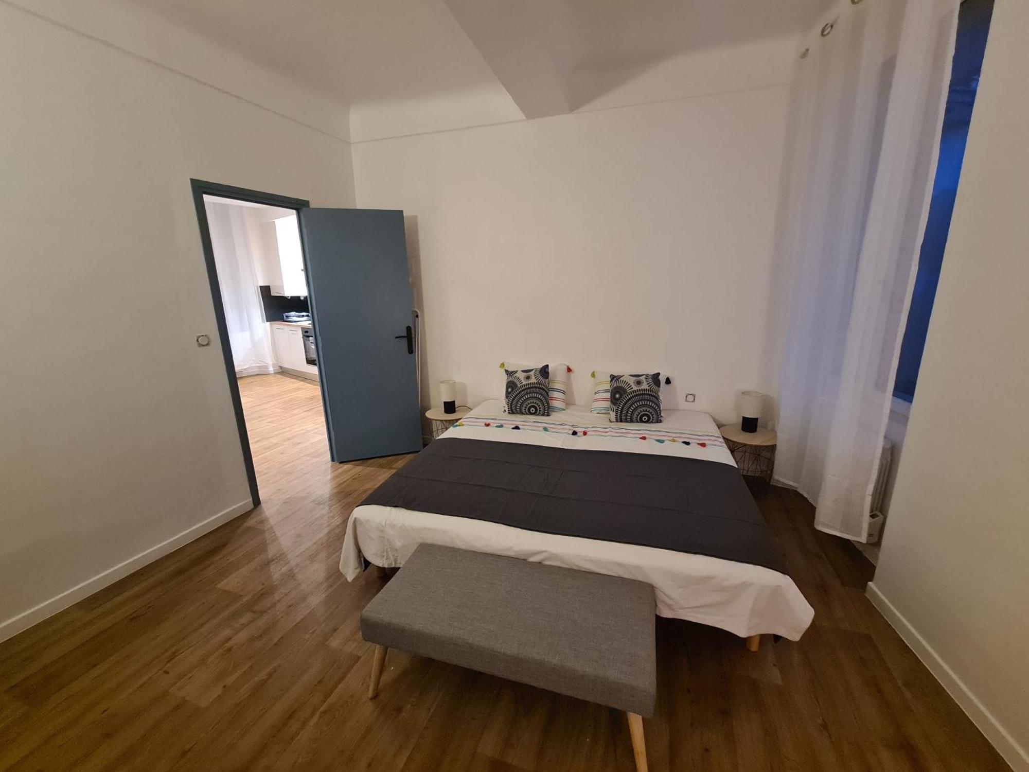 Apartment Logement 2 Centre - 2 Bedroom Apartement Center Plage Et Mer