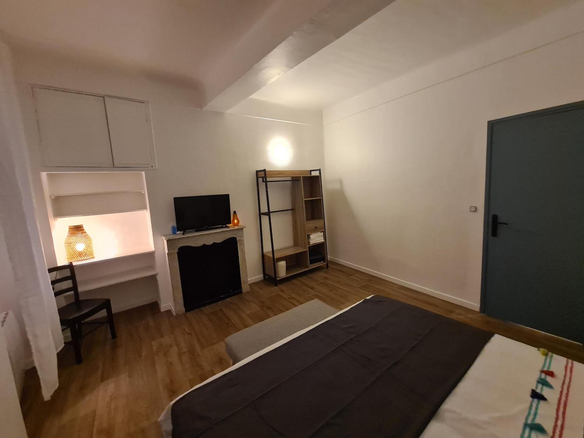 Apartment Logement 2 Centre - 2 Bedroom Apartement Center Plage Et Mer *