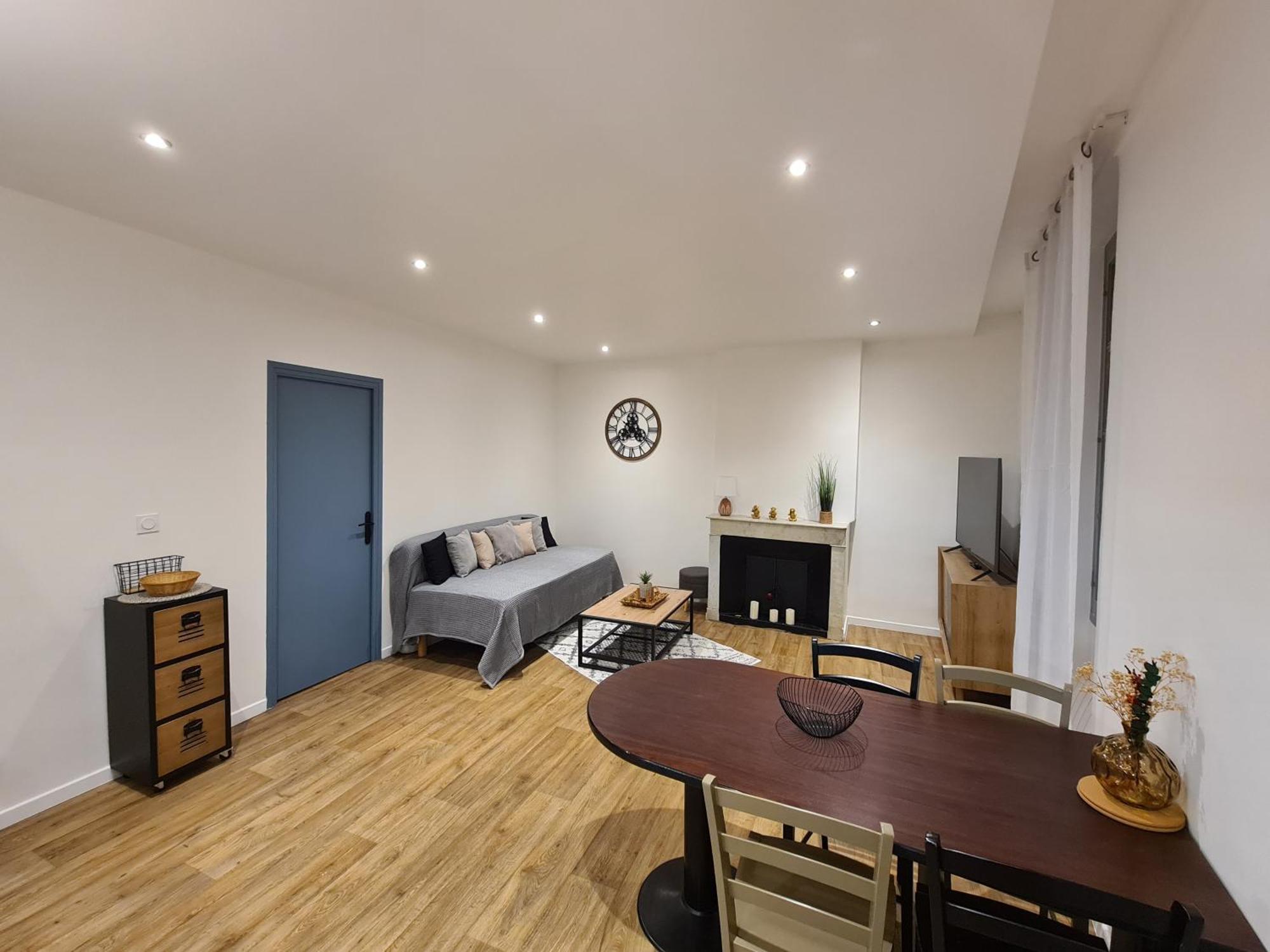 Logement 2 Centre - 2 Bedroom Apartement Center Plage Et Mer Apartment