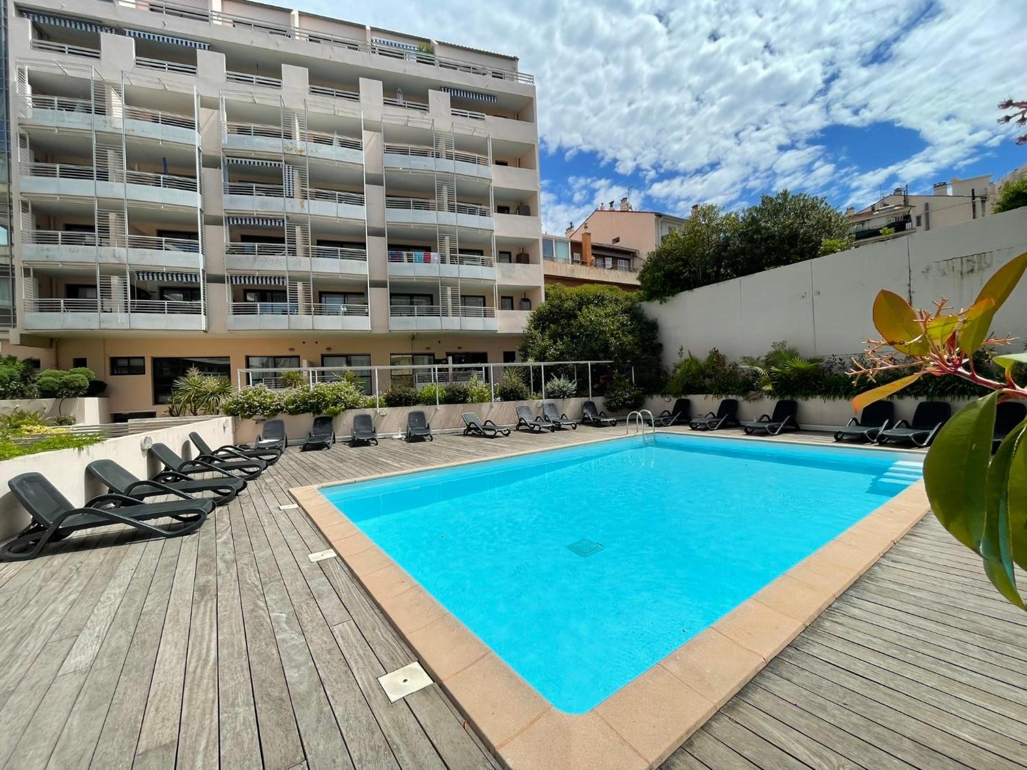 Duplex En Bord De Avec Piscine Et Parking Apartamento *