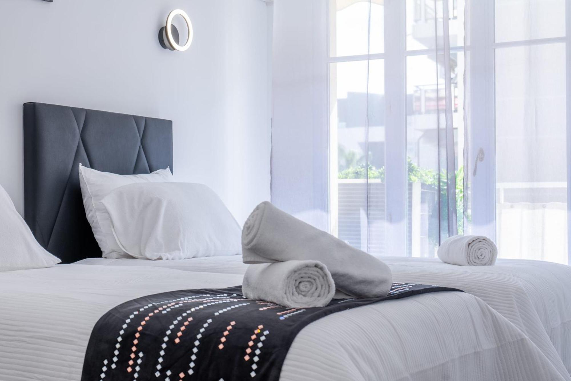 2 Bedrooms With Terrace 100 Metres From The Sea