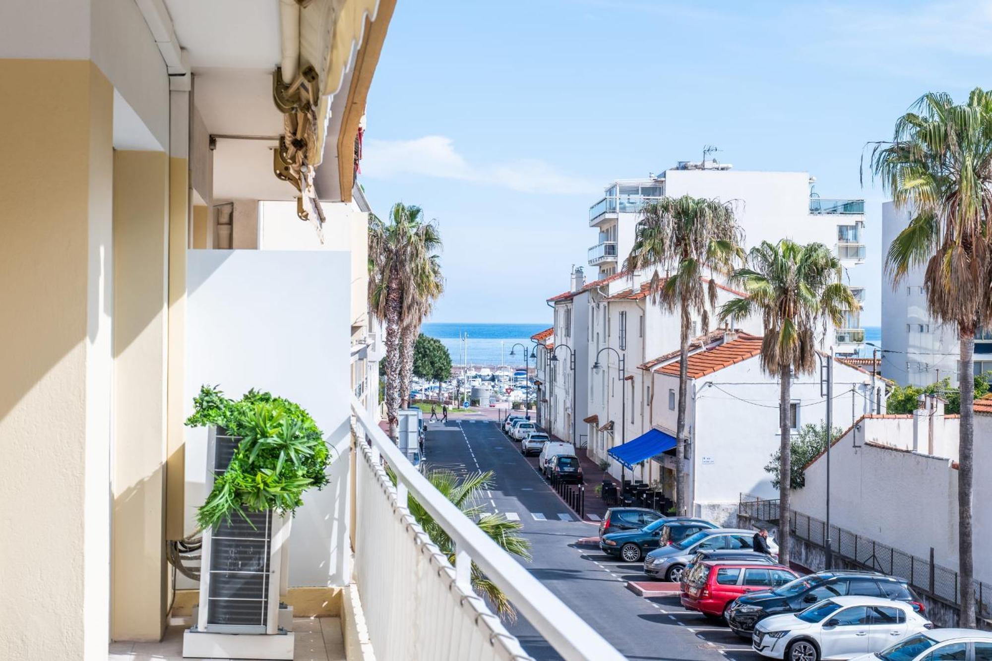 2 Bedrooms With Terrace 100 Metres From The Sea Apartment Cannes