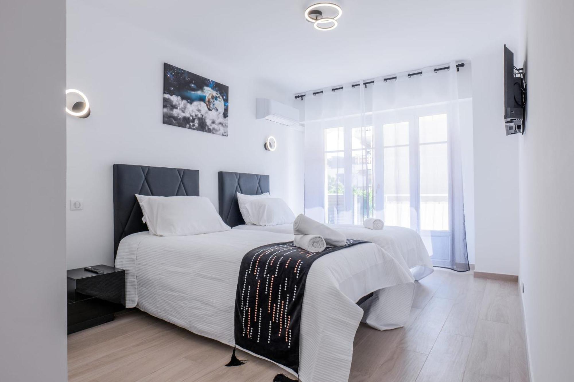 2 Bedrooms With Terrace 100 Metres From The Sea Apartment