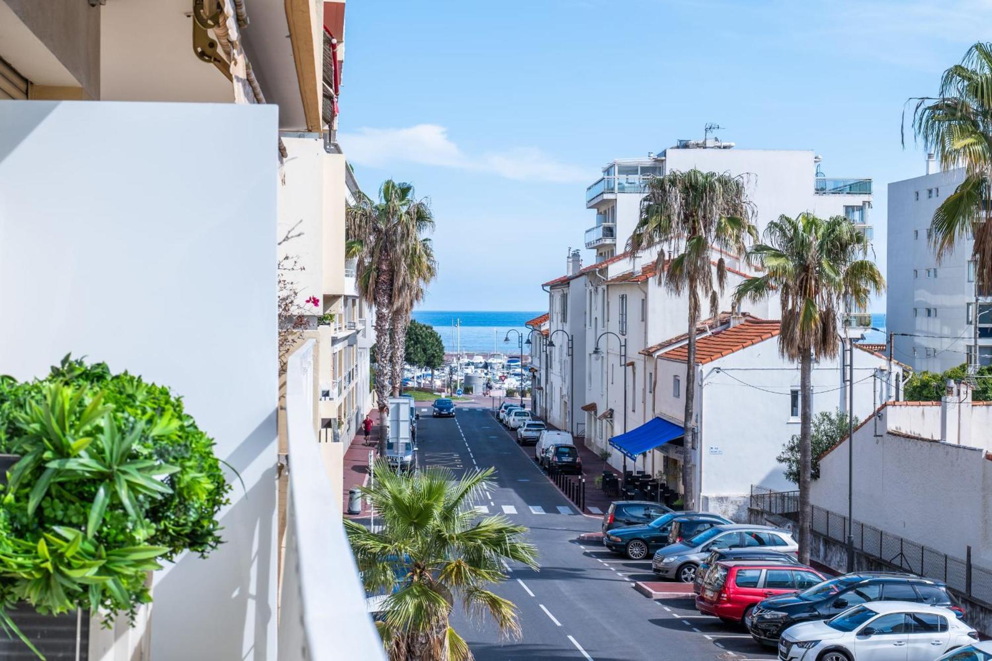 2 Bedrooms With Terrace 100 Metres From The Sea Cannes
