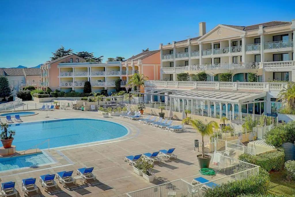 Apartment L'azur - T2 Avec Jardin, Piscine, Tennis, Vue Mer *