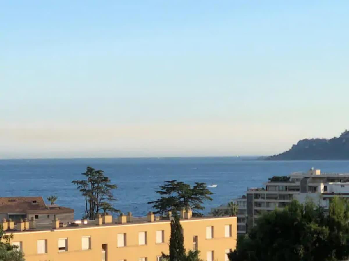 B002 - Superbe Avec Vue Et Piscine *