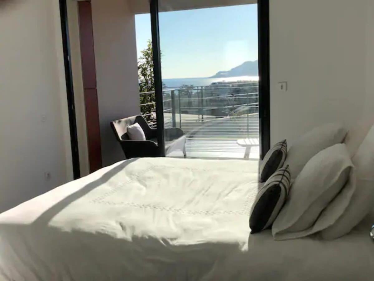 B002 - Superbe Avec Vue Et Piscine Cannes