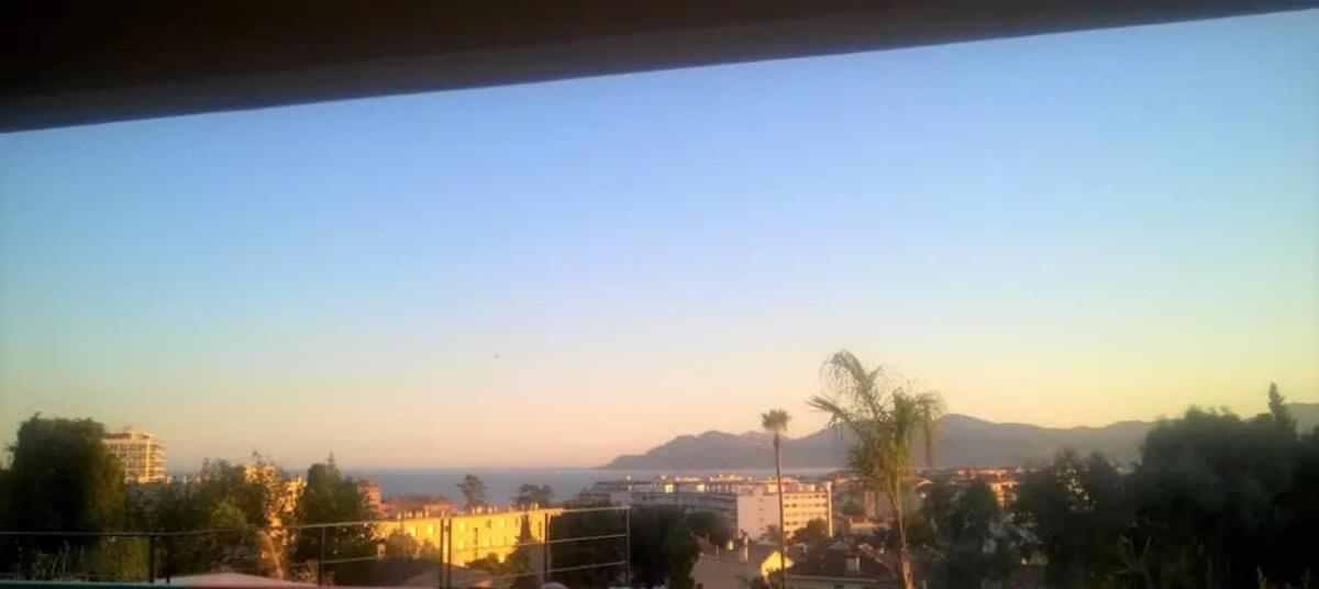 B002 - Superbe Avec Vue Et Piscine Cannes