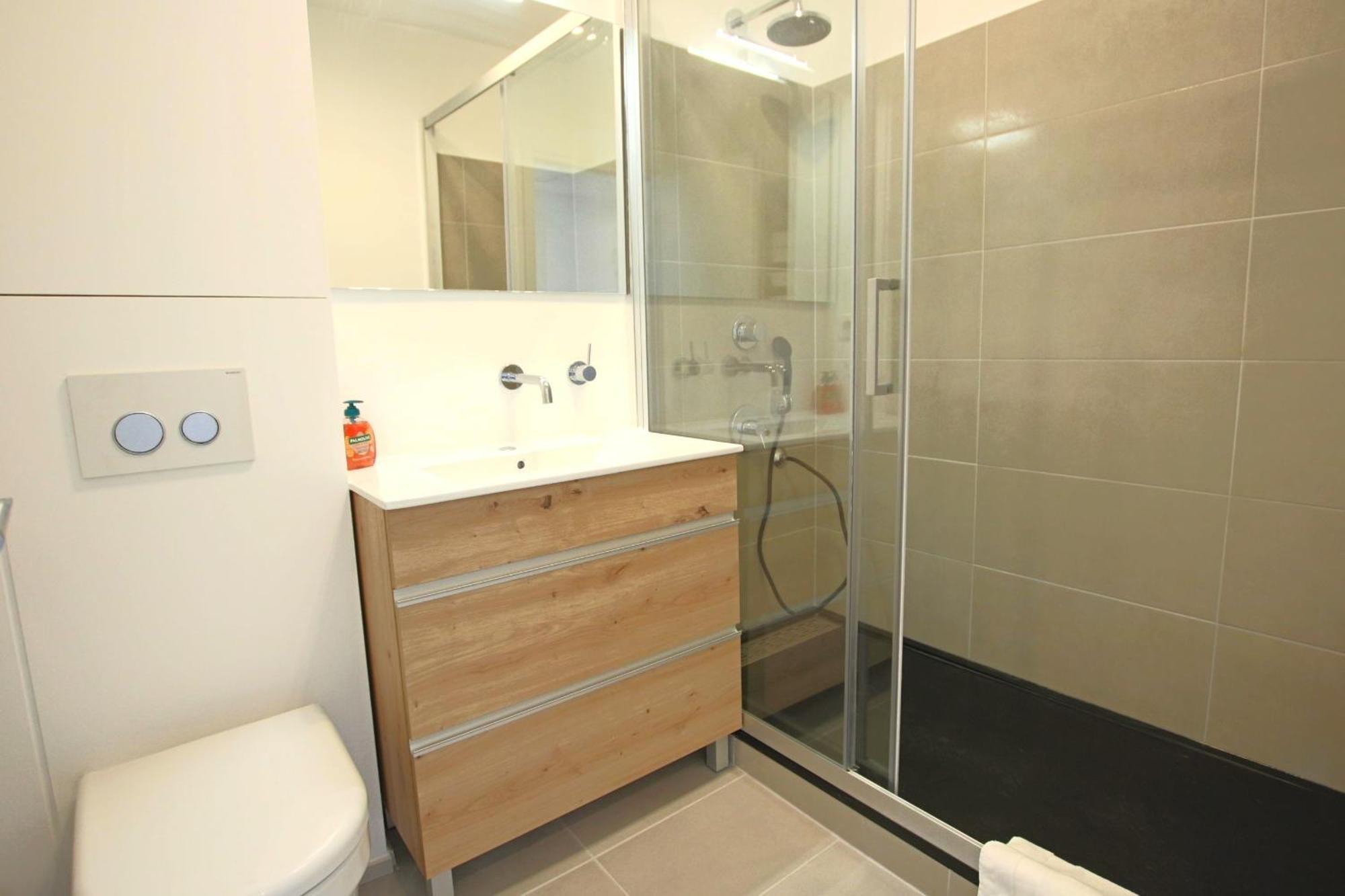 70 M2 Face A La Mer, Dernier Etage, Au Bord Des Plages