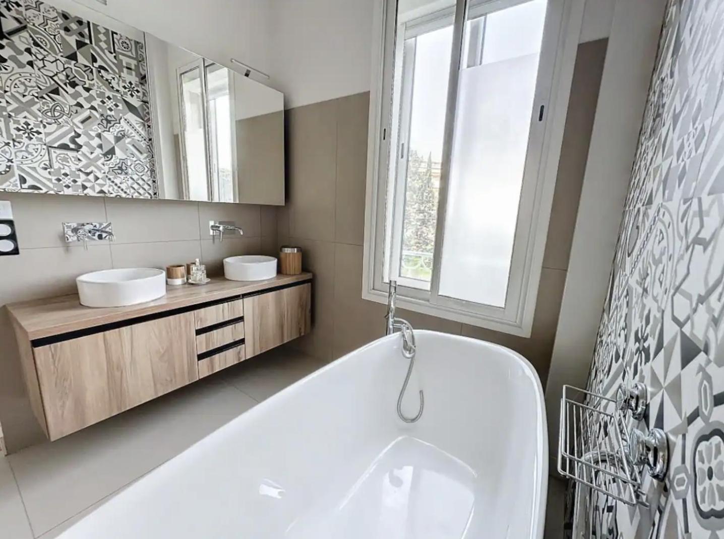 Apartment Luxurious 3-bedroom With Stunning Sea View Cannes