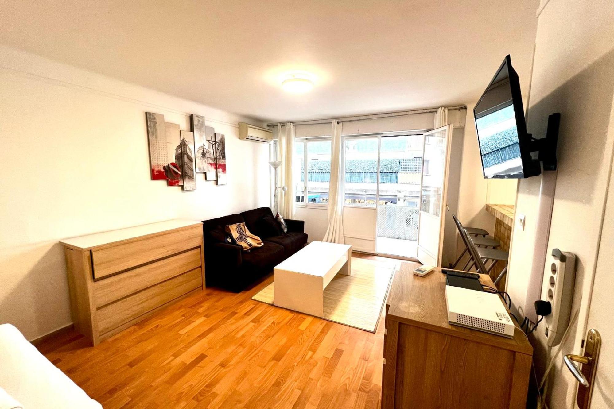 Studio Vidal In The City Center Of Cannes With Ac