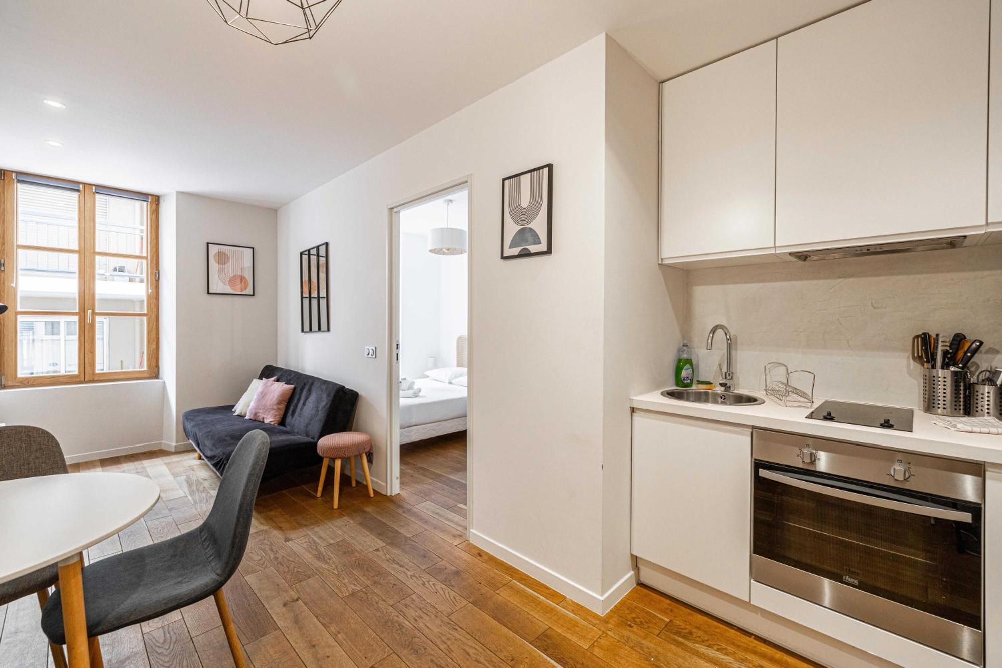 Magnificent Renovated 2 - 1br3p Apartment Cannes