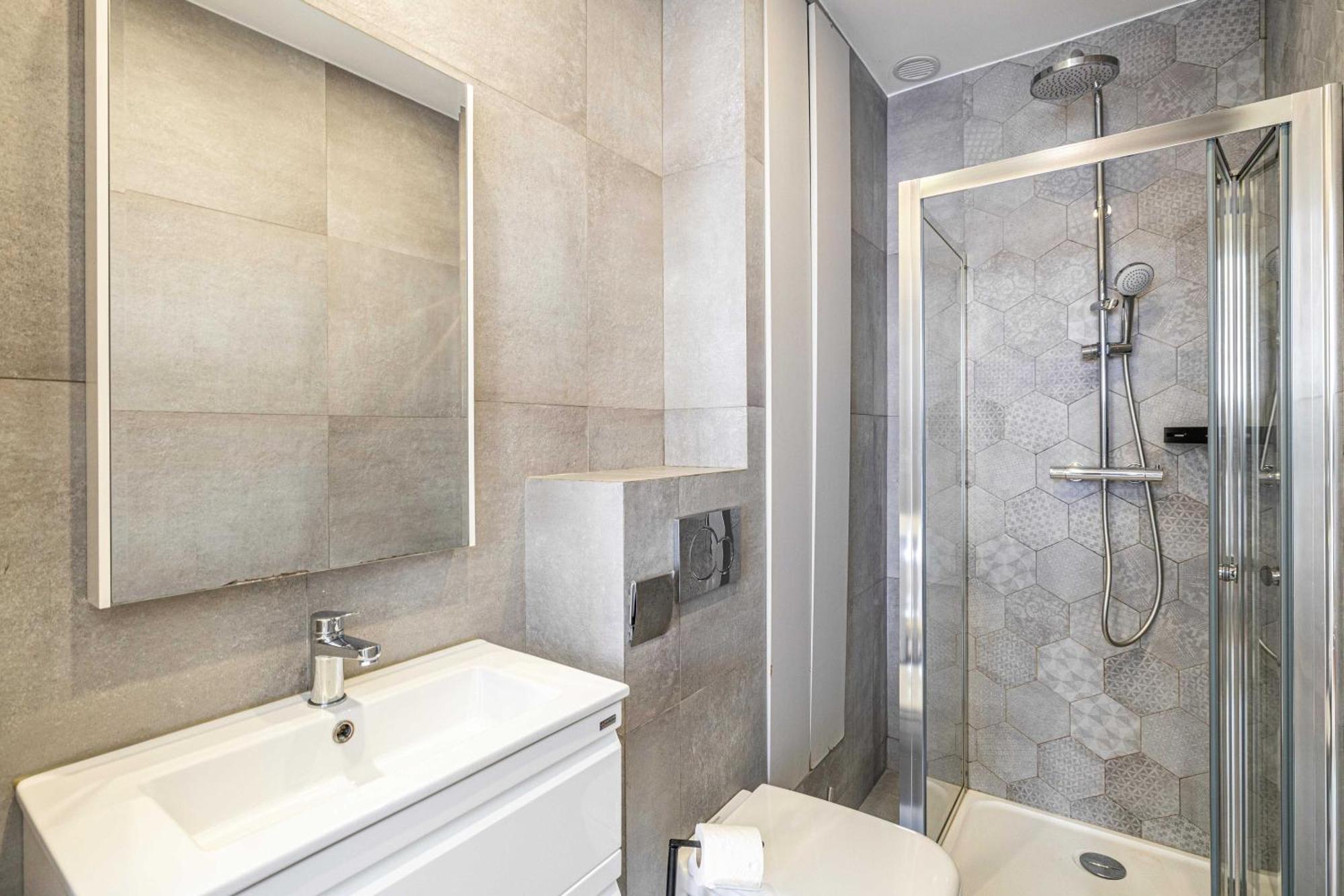 Apartment Magnificent Renovated 2 - 1br3p