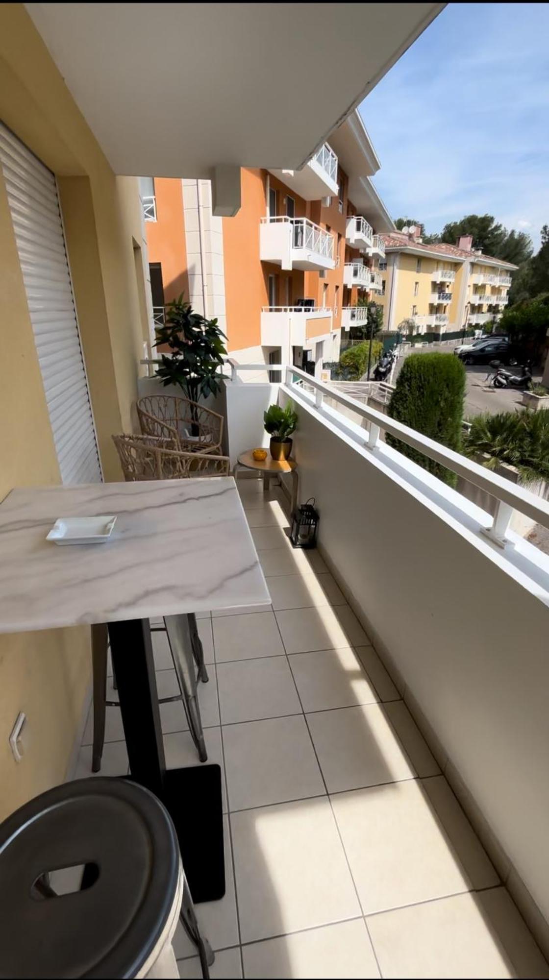 Mondello Hotellerie&consultant : De Standing 47m2 Avec Piscine Appartement