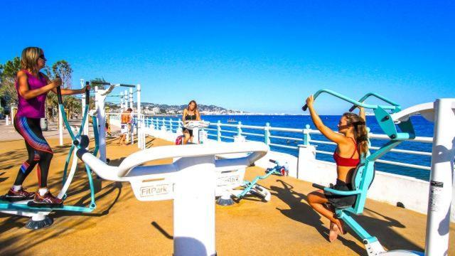 Bord De Mer, Midi, Acces Direct A La Cannes