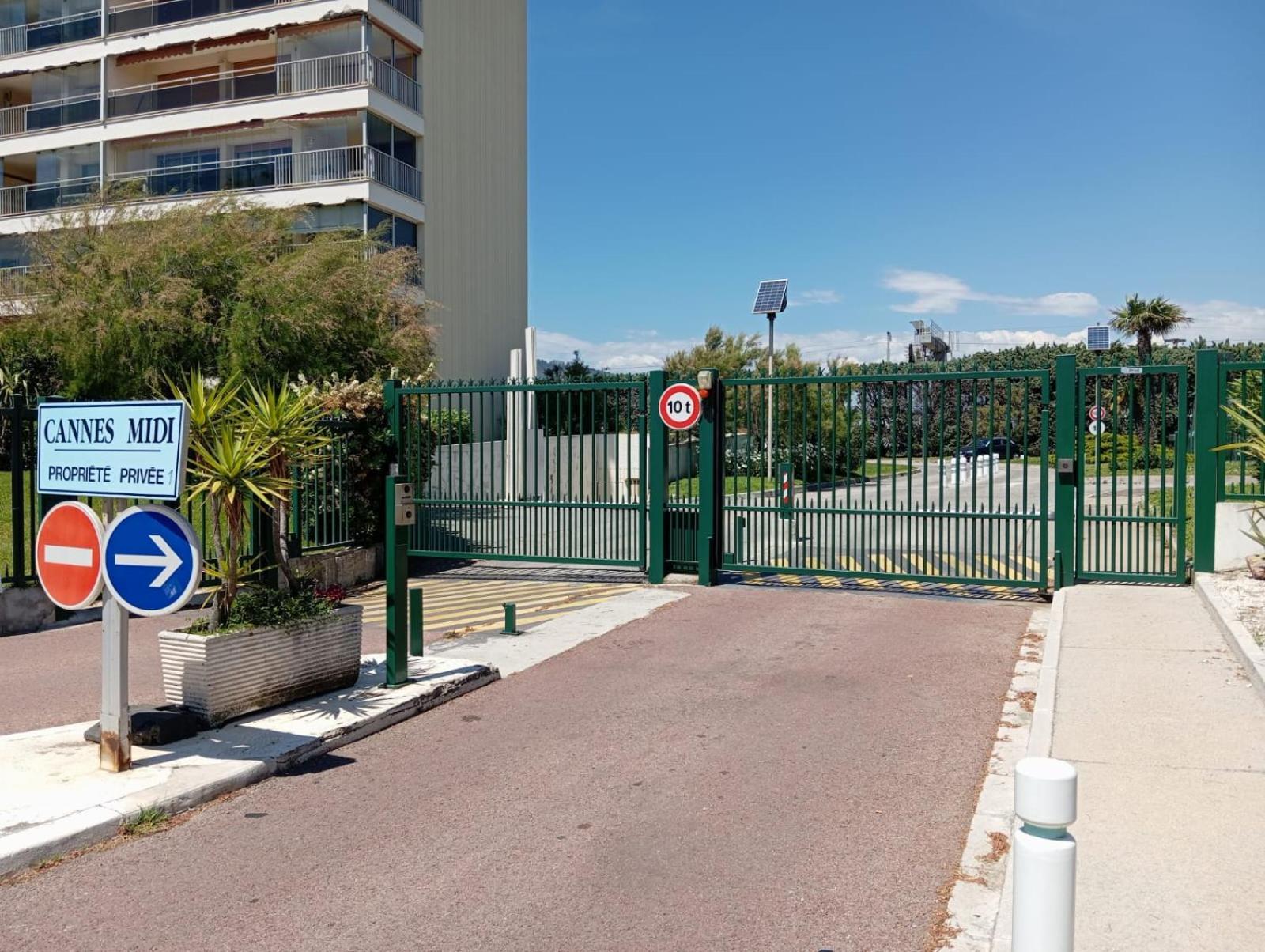 Bord De Mer, Midi, Acces Direct A La * Cannes