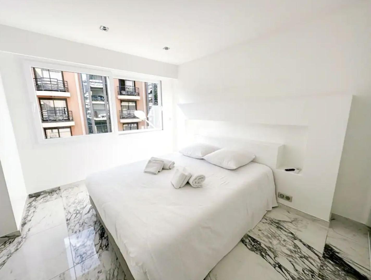 Modern 3 Bedroom Flat With Balcony Apartment Cannes