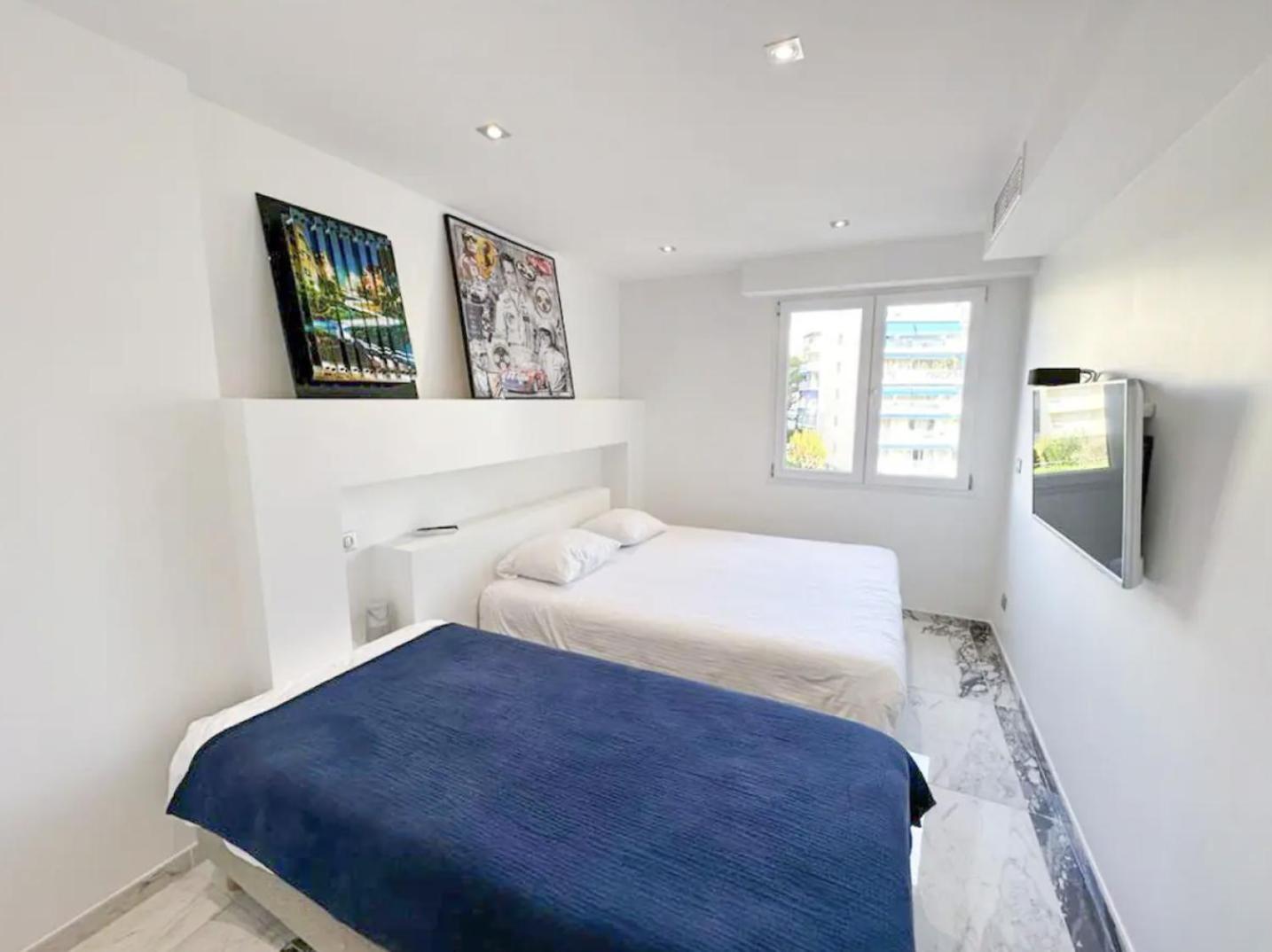 Apartment Modern 3 Bedroom Flat With Balcony *