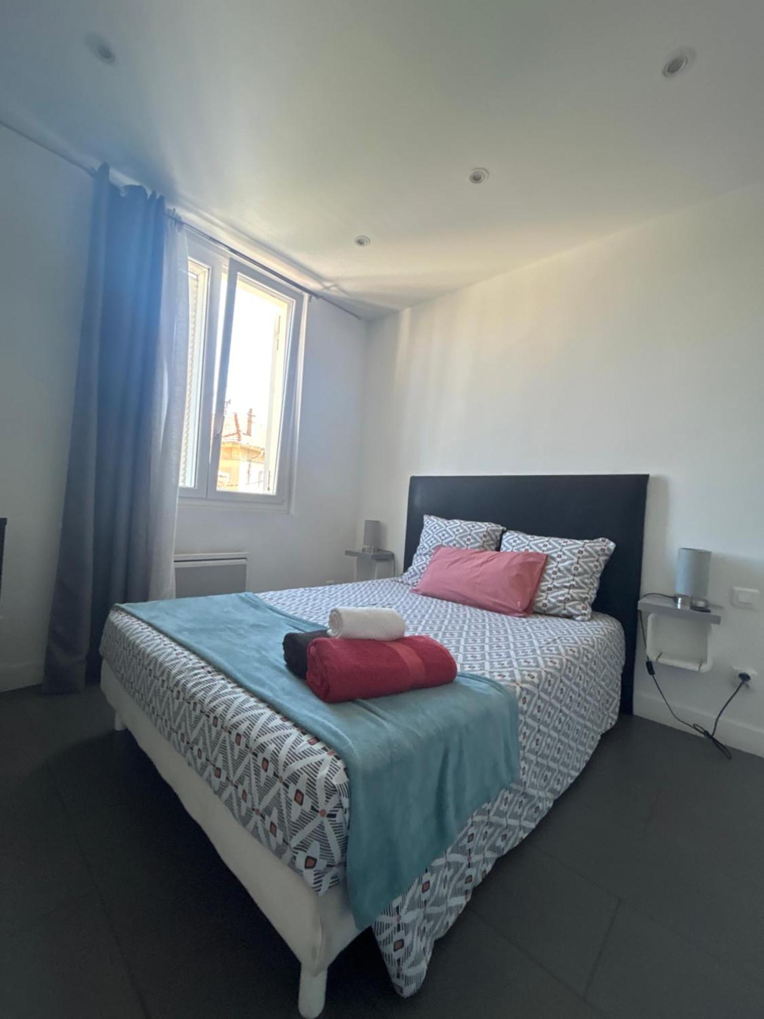 L'ensoleillee Maison Prive Appartement *