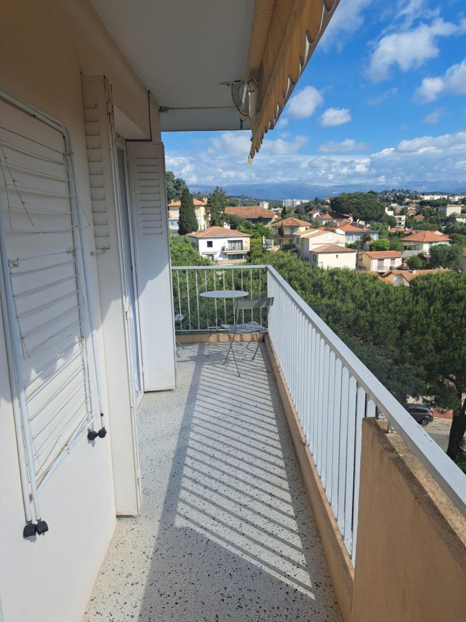 3 Pieces A Croix Des Gardes Cannes