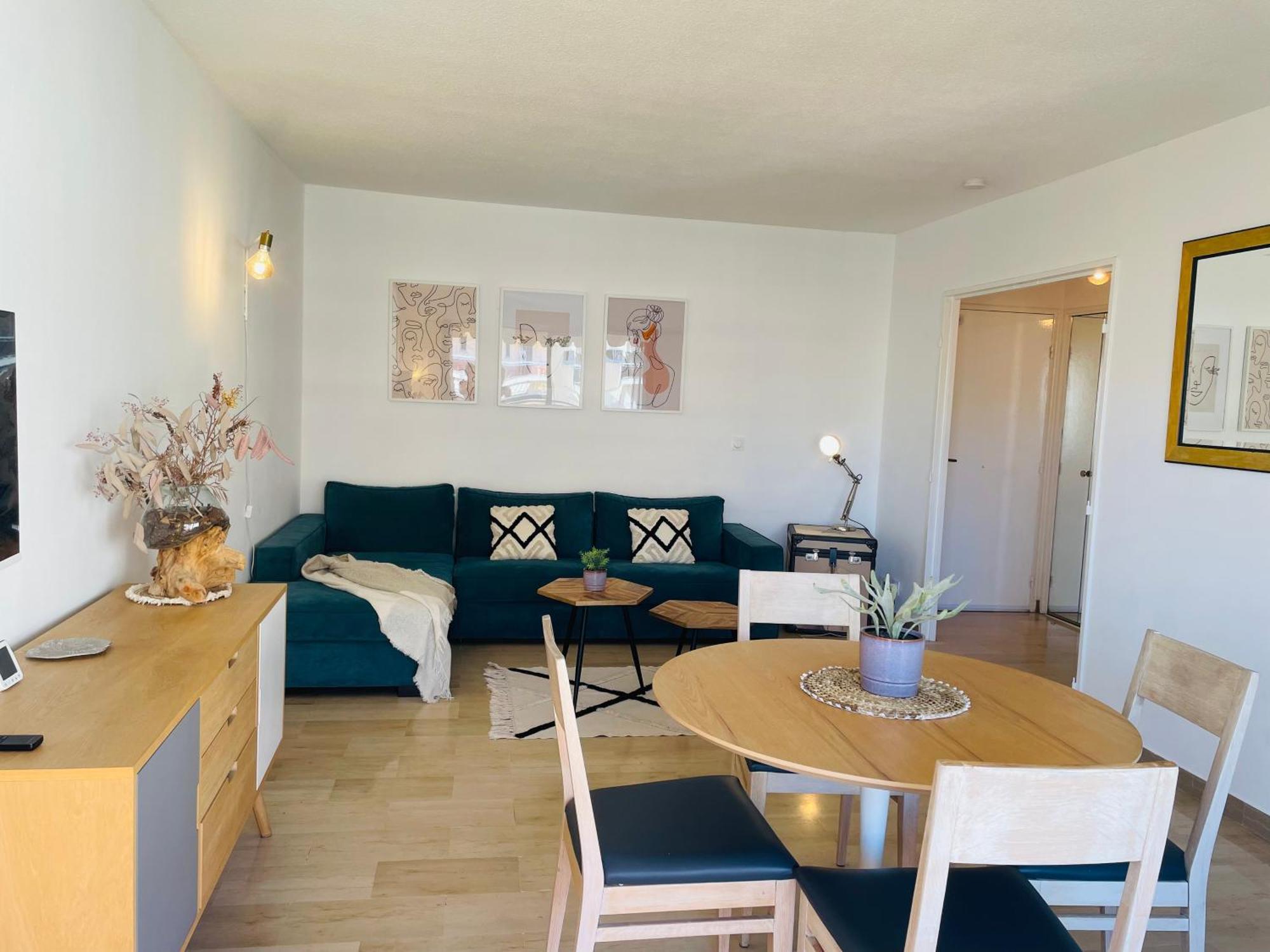 Apartment Le Week Riviera: Spacious 3-star In With Terrace And Garage Cannes
