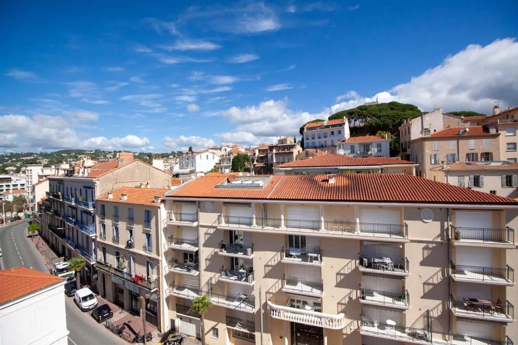 Brand New 2 Min Walk To Palais