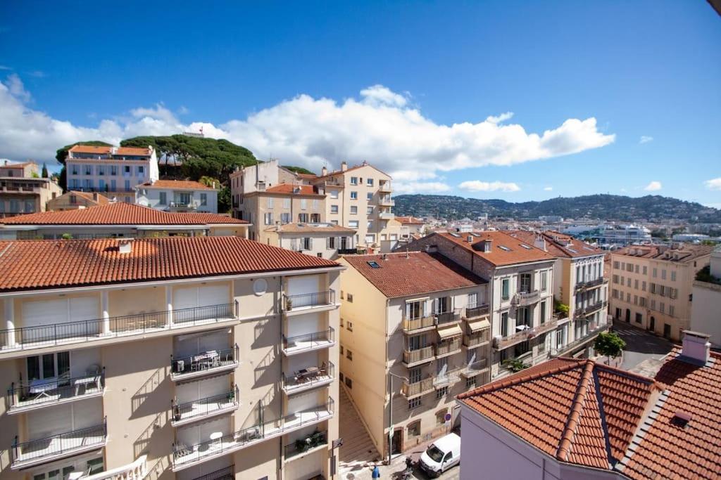 Brand New 2 Min Walk To Palais Apartamento