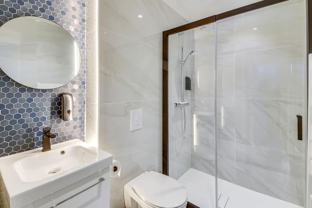 Brp Center, Four * Cannes