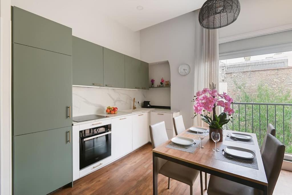 Brp Center, Four Apartment Cannes