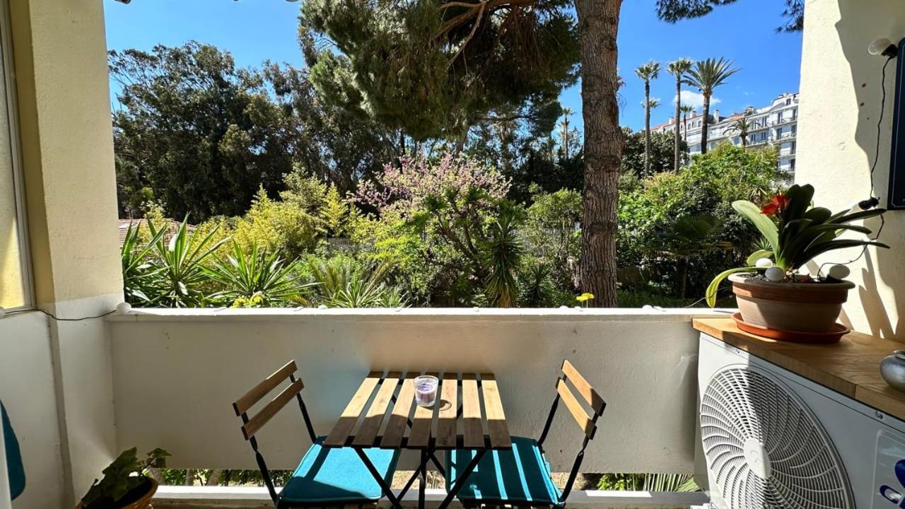 B023 Tres Bel Proche De La A * Cannes