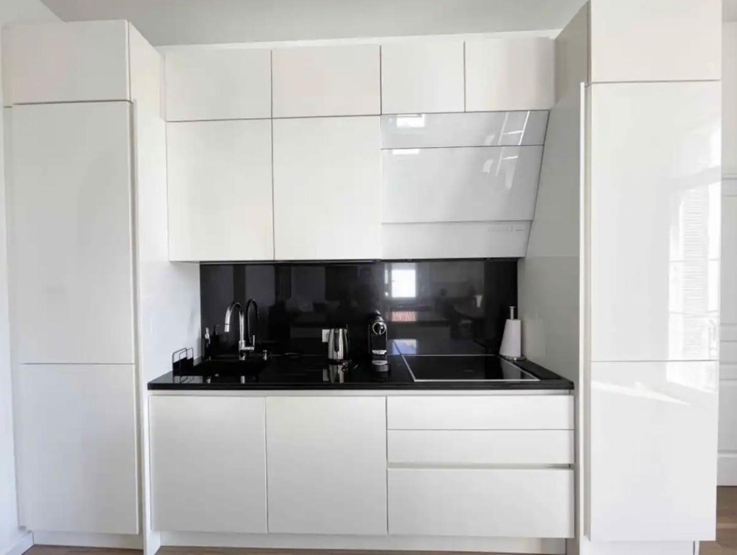 Apartment Beautifully Renovated 3 Bedroom In The Heart Of Cannes