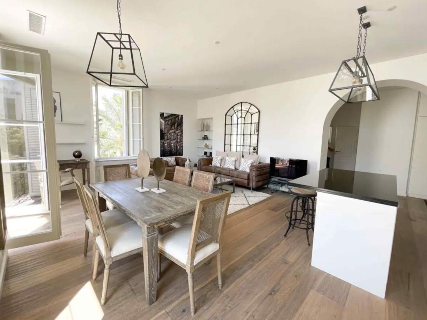 Beautifully Renovated 3 Bedroom In The Heart Of * Cannes