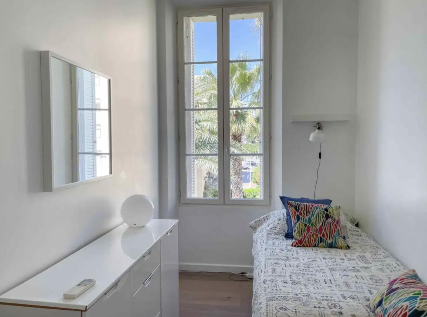Beautifully Renovated 3 Bedroom In The Heart Of * Cannes