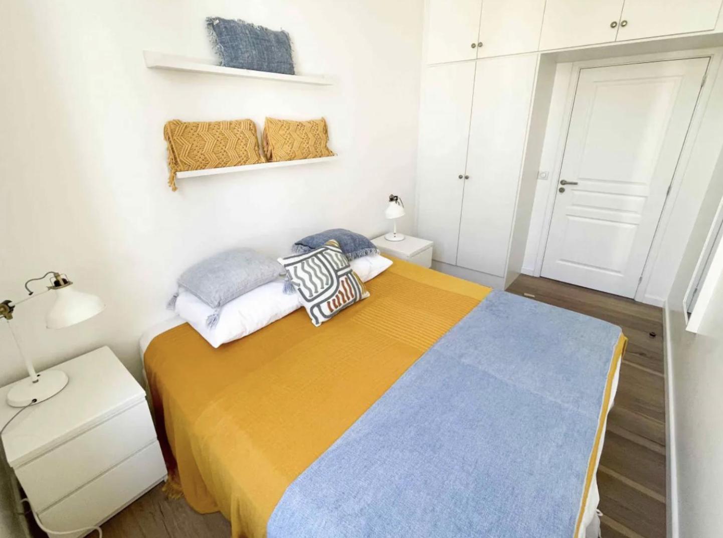 Beautifully Renovated 3 Bedroom In The Heart Of Apartment