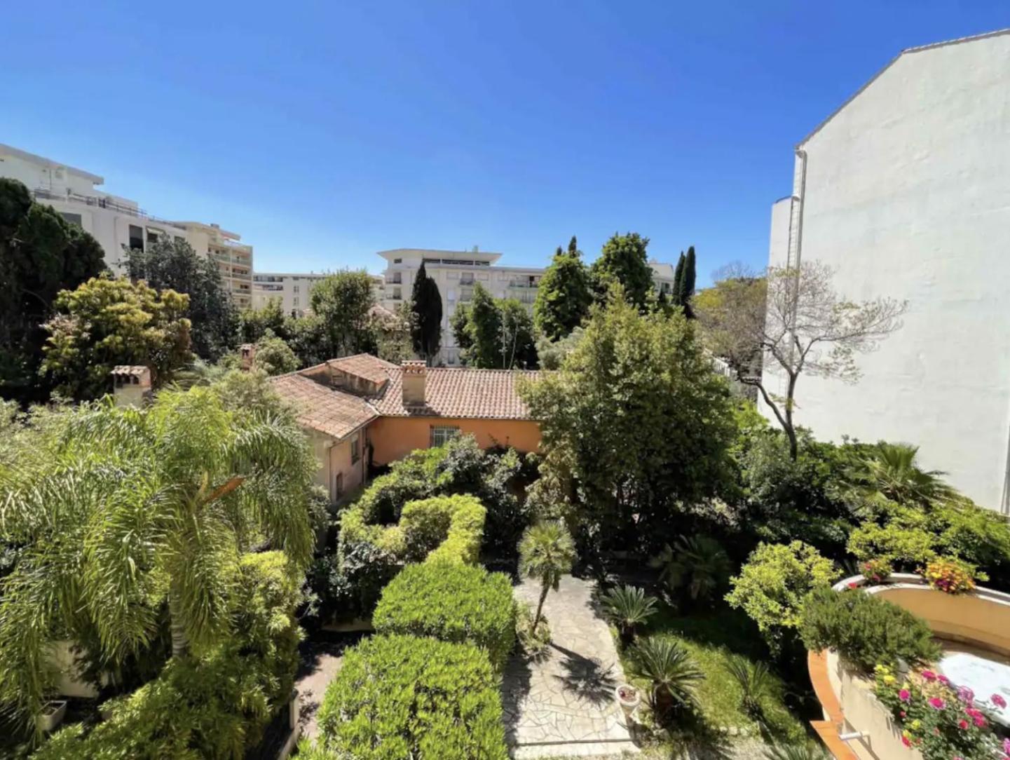 Beautifully Renovated 3 Bedroom In The Heart Of * Cannes