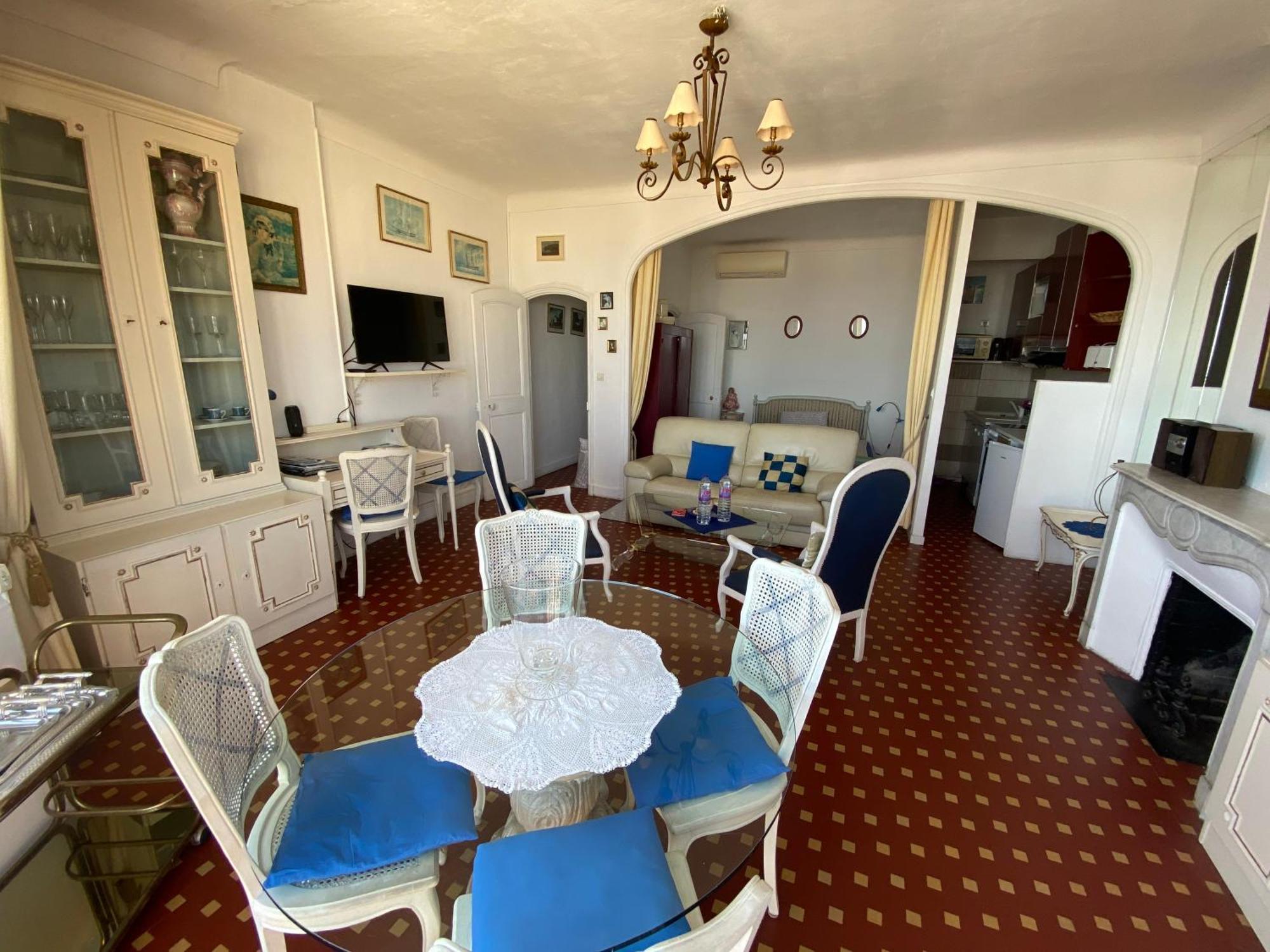 Privat Holiday Apartment *