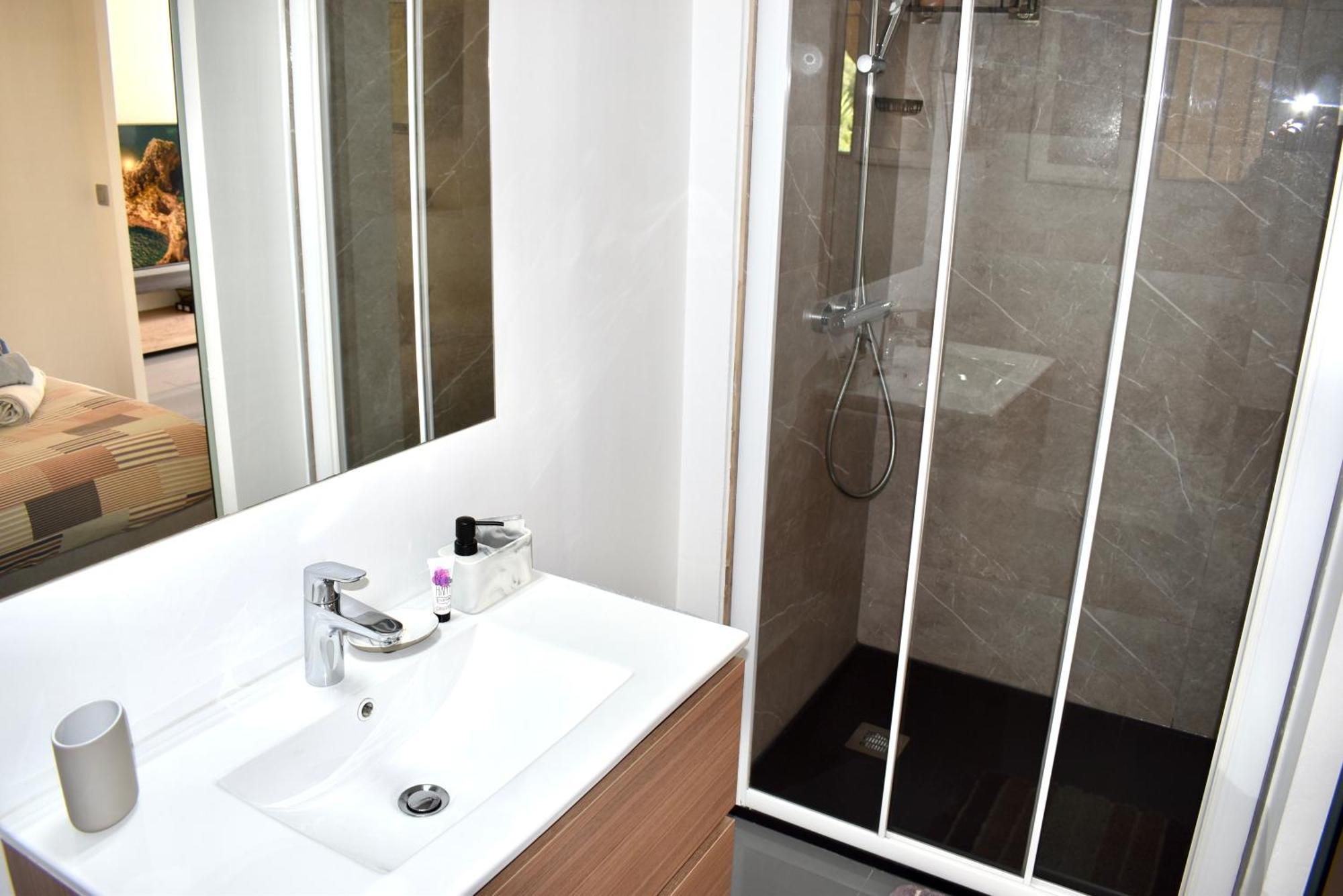 Apartment Magnifique 2 Pieces Au Calme Cannes