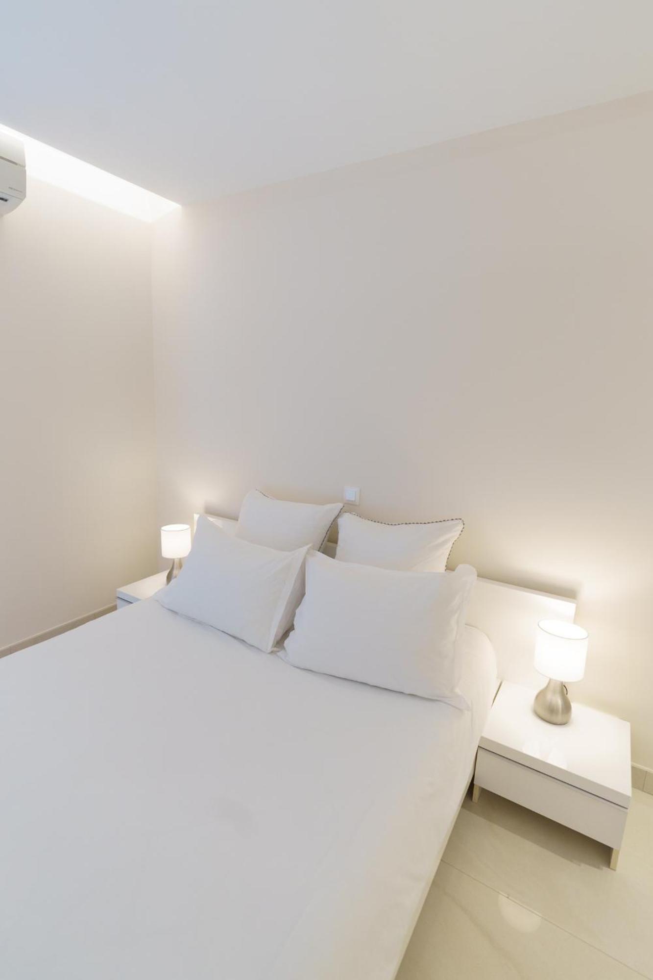 Cannes: Superbe De Type T2 Pour 4 Pers * Cannes