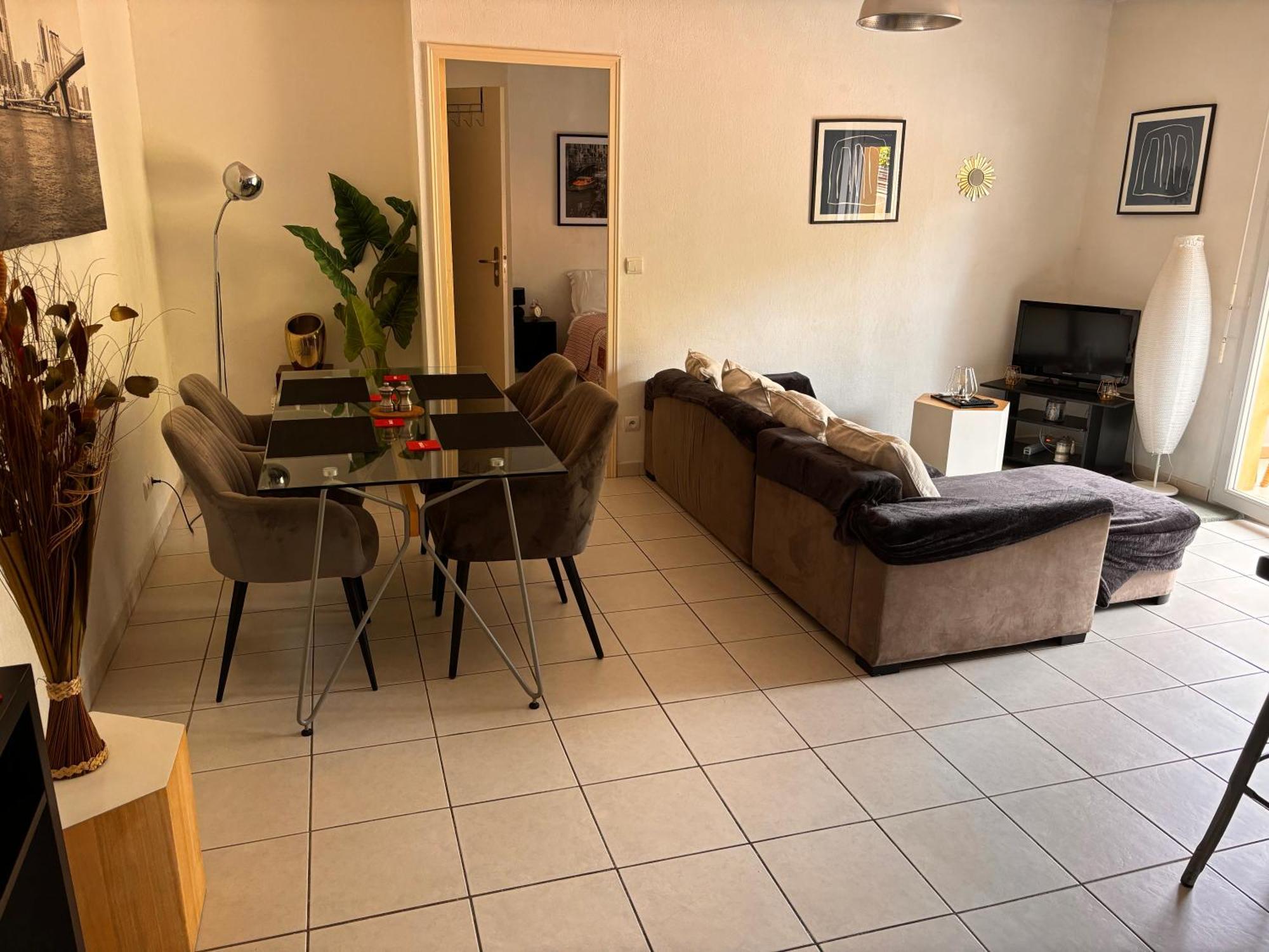 Mondello Hotellerie&consultant : De Standing 47m2 Avec Piscine Appartement *
