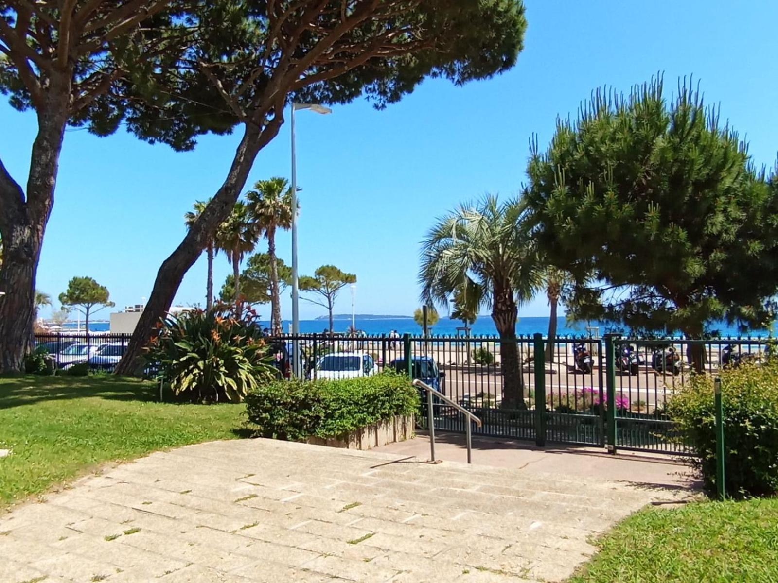 Bord De Mer, Midi, Acces Direct A La * Cannes