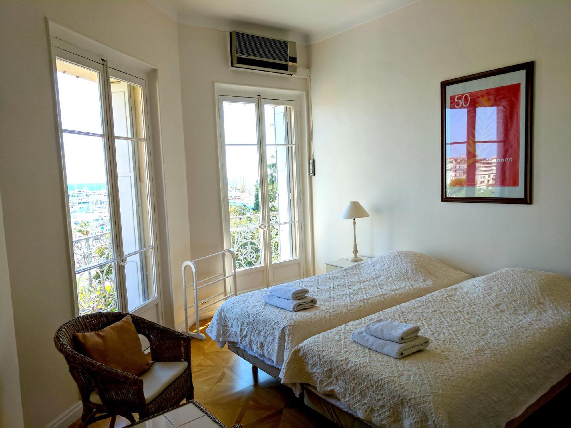Apartment Citilet Louis Blanc 1,2,3 - Three Gorgeous, Open-plan *