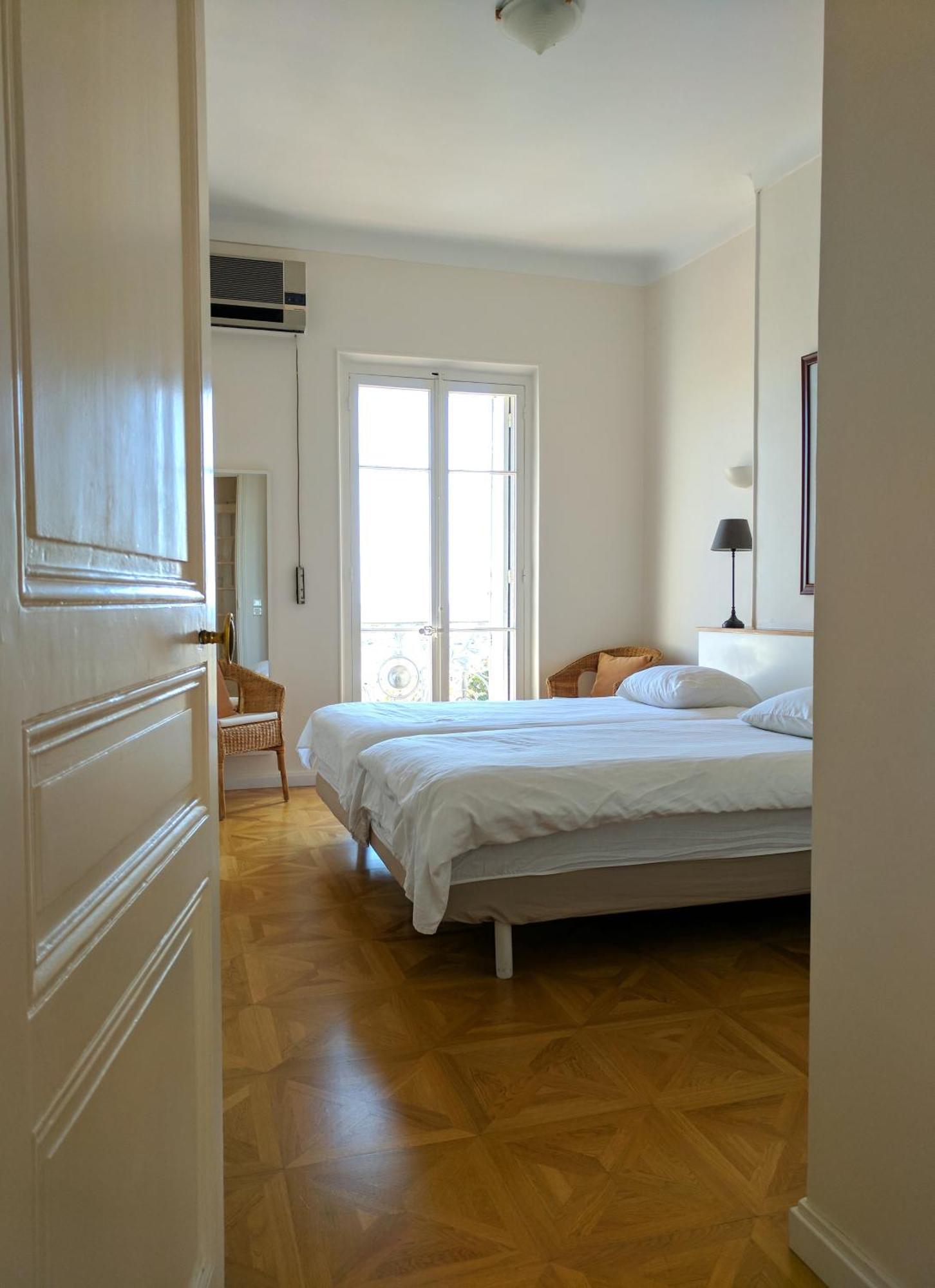 Citilet Louis Blanc 1,2,3 - Three Gorgeous, Open-plan * Cannes